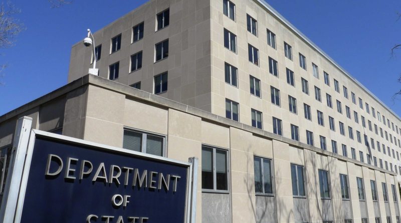 الخارجية الأمريكية تحذر إيران: جميع الخيارات ما تزال مطروحة على الطاولة لا تختبروا الرئيس ترامب