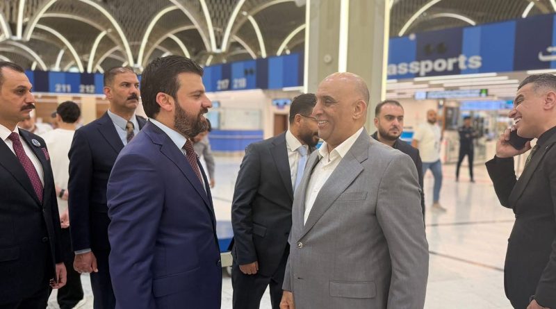 مدير عام الهيئة العامة للكمارك يشرف ميدانياً على تفويج الحجاج عبر كمرك مطار بغداد الدولي